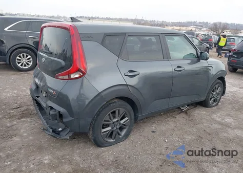 2021 Kia Soul S z USA, uszkodzony, nr VIN KNDJ23AU0M7796165